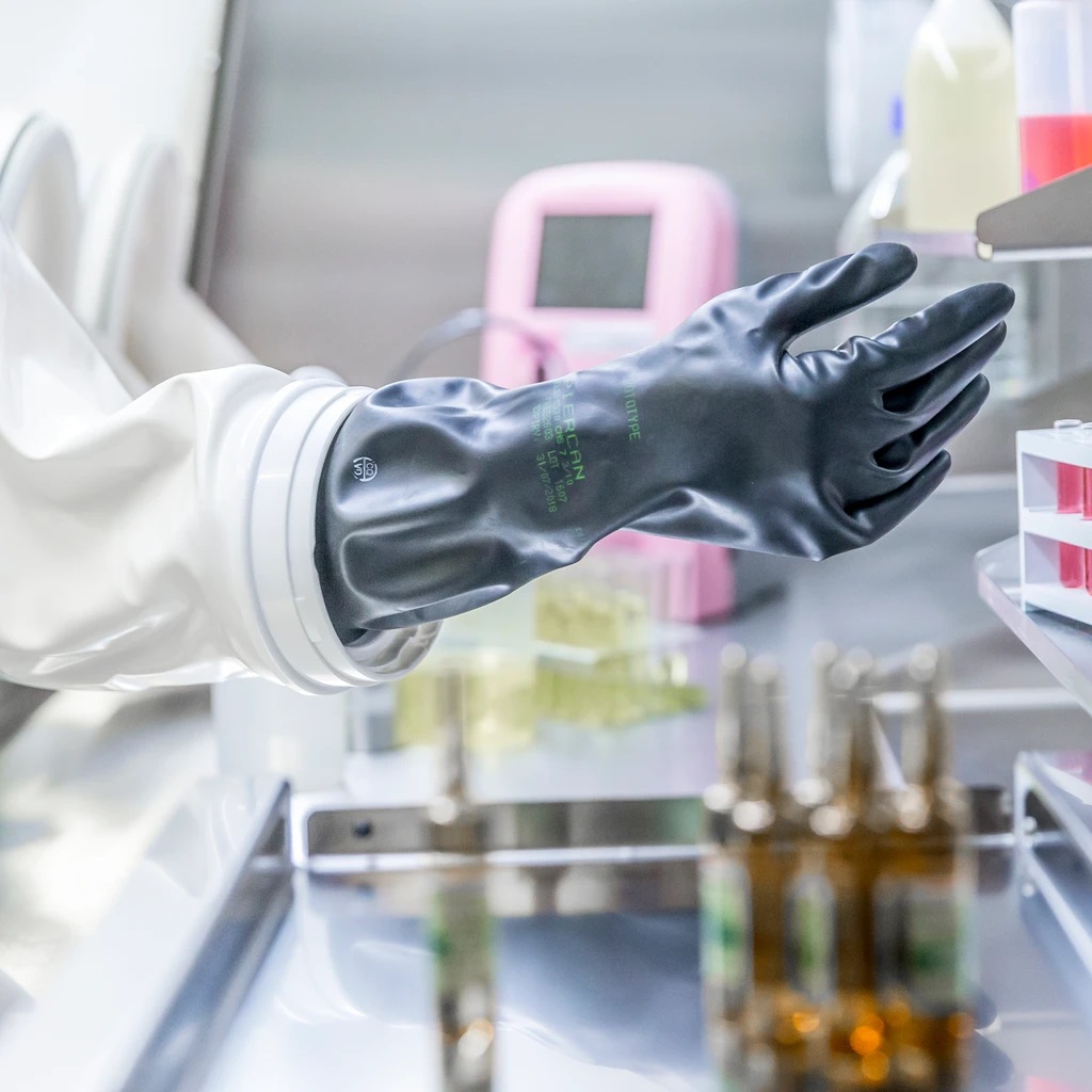 Găng tay buồng thao tác cách ly (Glovebox) - Piercan (Pháp)